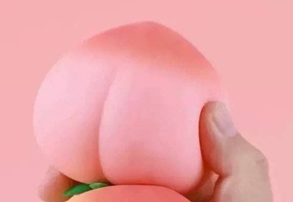 Peach ๐ Keen Squishy