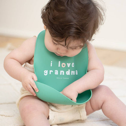 Love Grandma Wonder Bib: Green