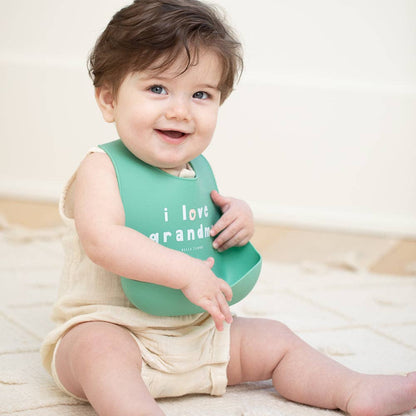 Love Grandma Wonder Bib: Green
