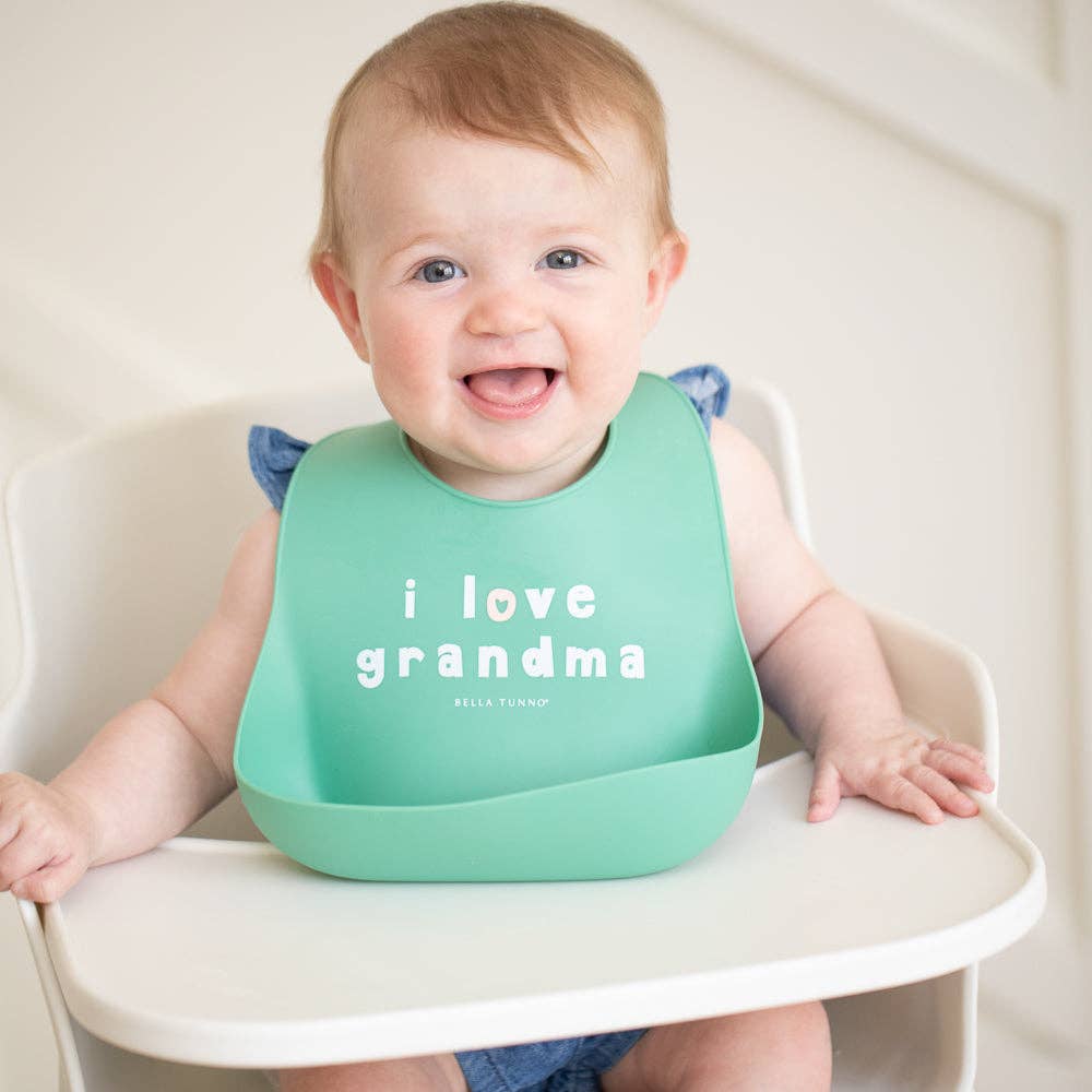 Love Grandma Wonder Bib: Green